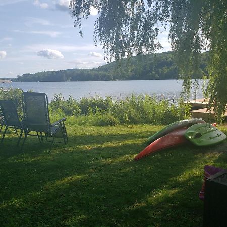 Le Nid Dore Sur Le Lac Val des Monts ภายนอก รูปภาพ