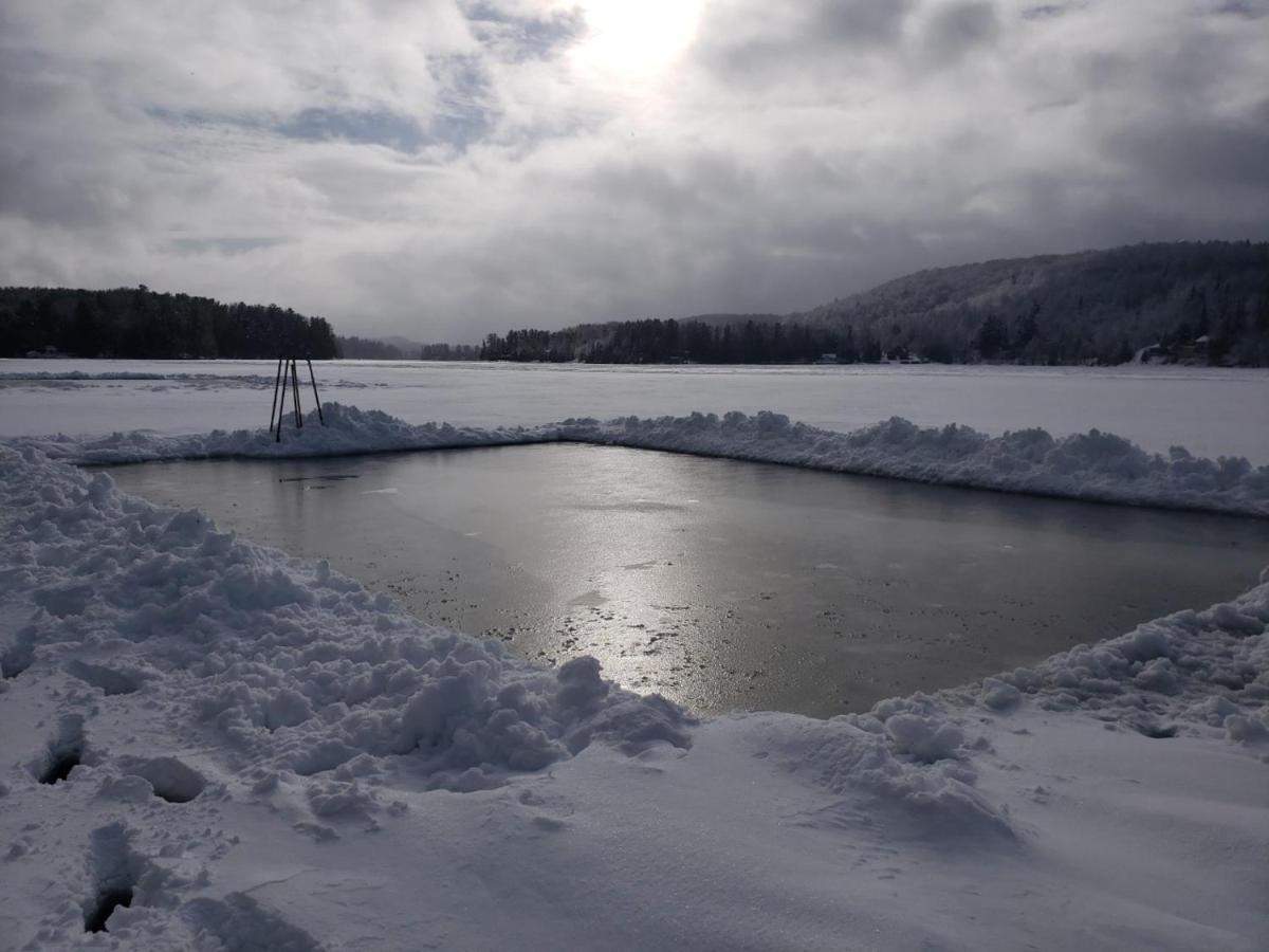 Le Nid Dore Sur Le Lac Val des Monts ภายนอก รูปภาพ